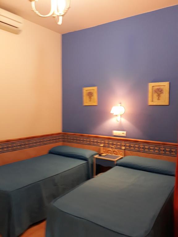 Pension Doña Trinidad Sevilla Exterior foto