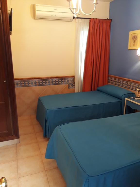 Pension Doña Trinidad Sevilla Exterior foto