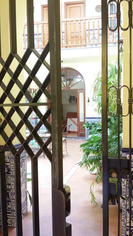 Pension Doña Trinidad Sevilla Exterior foto