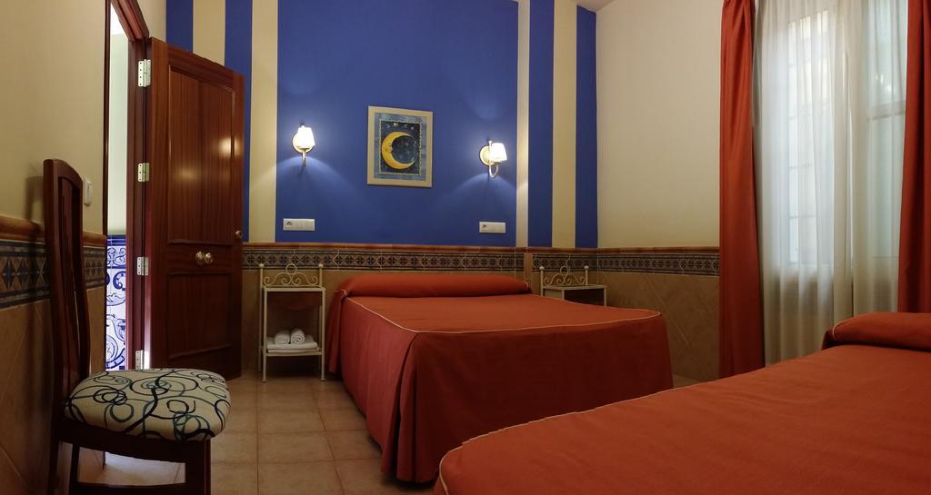 Pension Doña Trinidad Sevilla Habitación foto